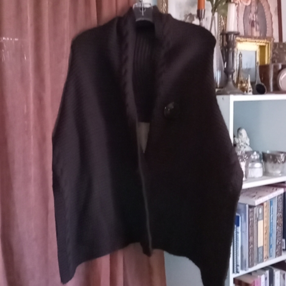 🤎Double Button Sweater Wrap - Picture 2 of 8
